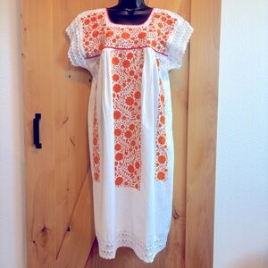 💕New Listing 💕 Stunning handmade embroidered cotton-manta kimono dress
